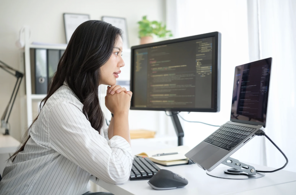 Cover Image for 11 Lucrative Side Gigs for Software Engineers: How to Boost Your Income Outside of Your Day Job