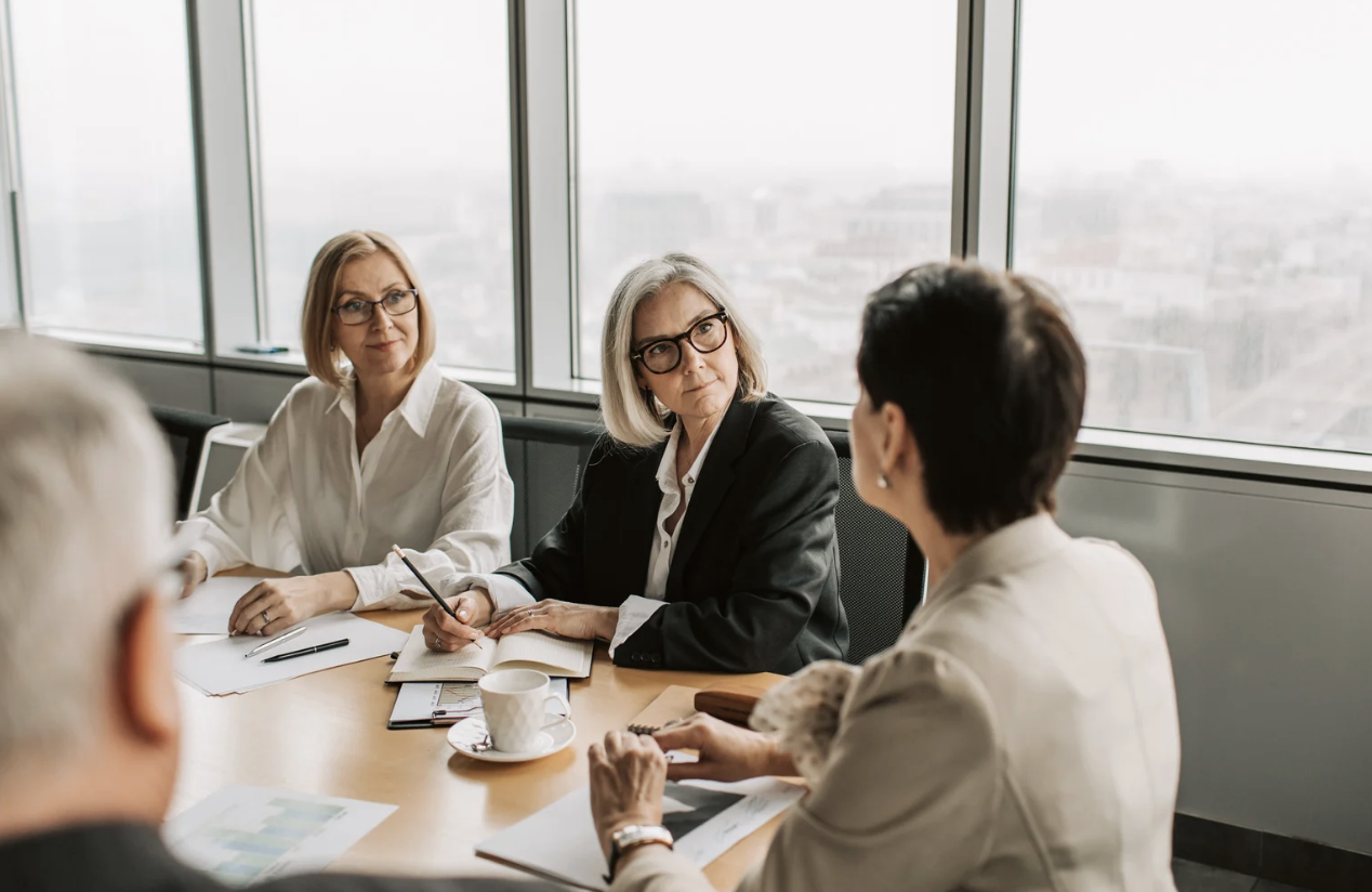 Cover Image for Boosting Business Success: Understanding the Difference Between Corporate and Business Strategies