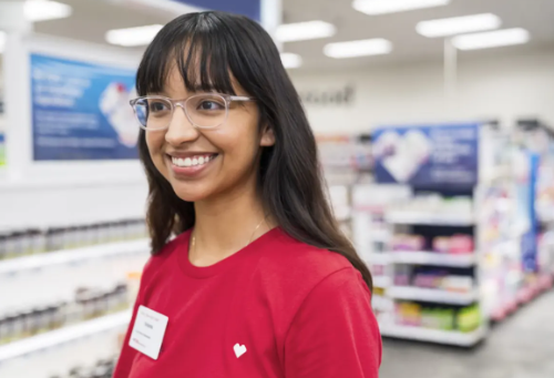 Cover Image for Working at CVS Health as a Retail Pharmacy Technician (LearnRX): A First Step Into Healthcare